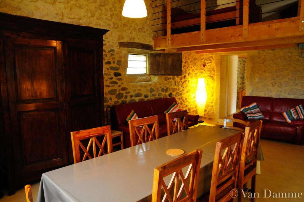 Gites Du Domaine Des Dames Vallon-Pont-dʼArc Exterior foto
