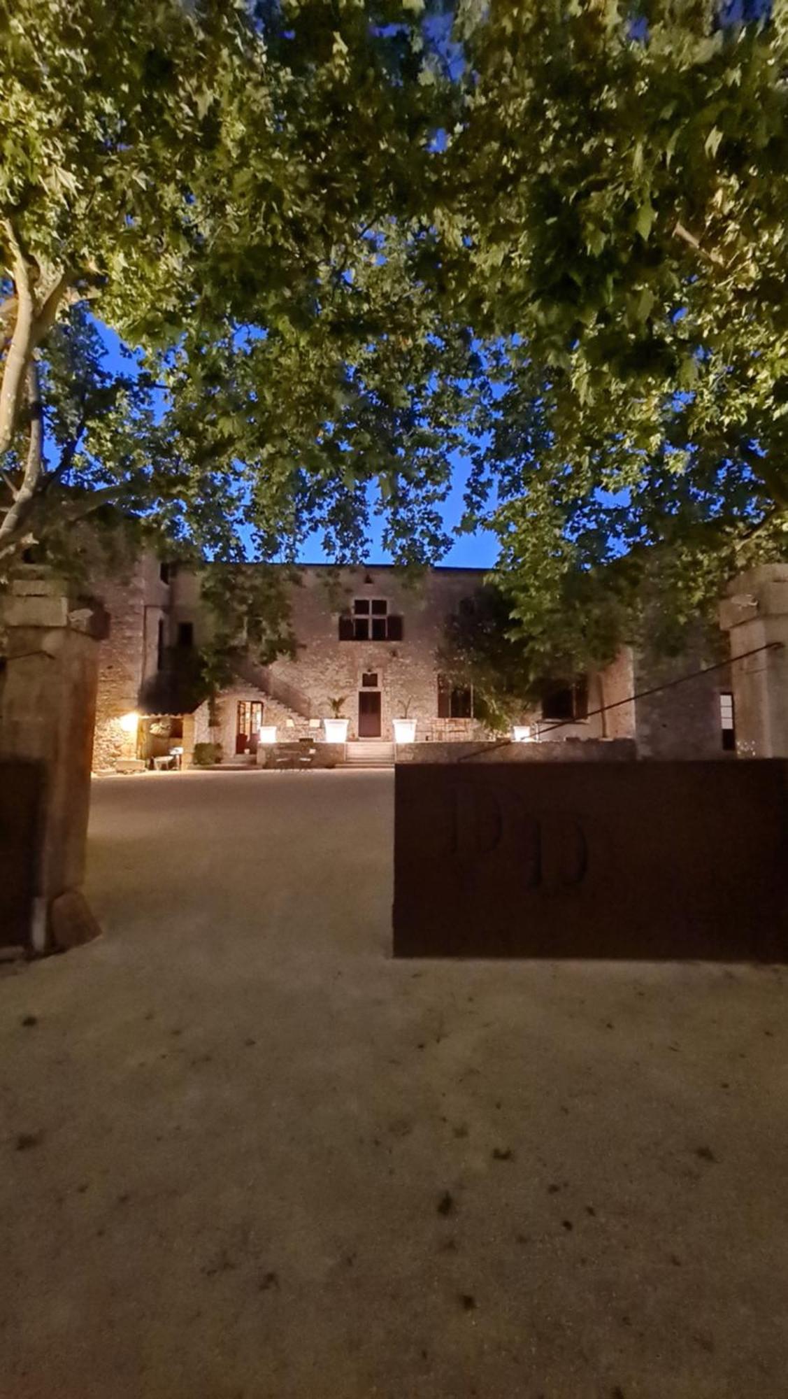 Gites Du Domaine Des Dames Vallon-Pont-dʼArc Exterior foto