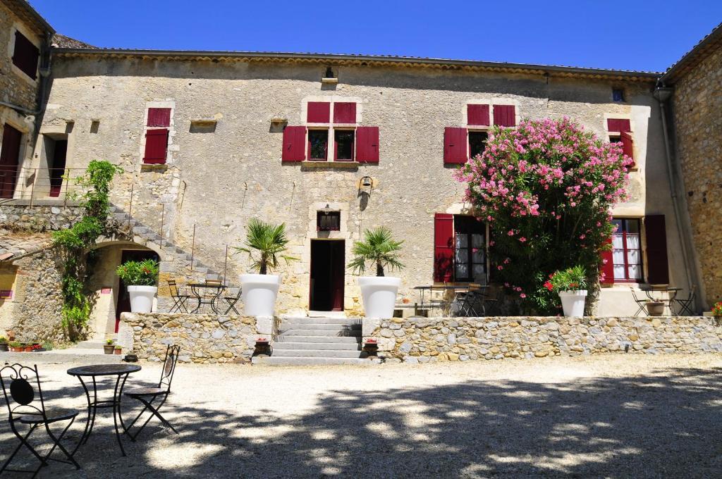 Gites Du Domaine Des Dames Vallon-Pont-dʼArc Exterior foto